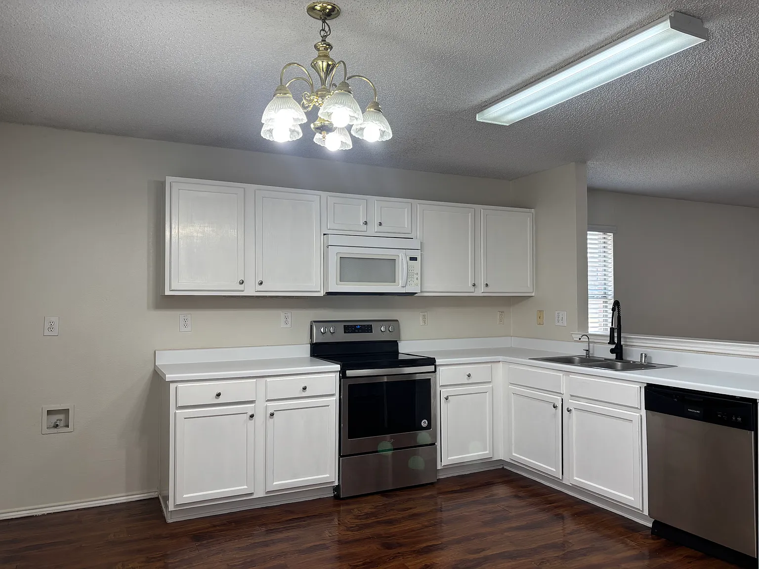 3 bed, 1647 sqft, $1,900 — Photo 4