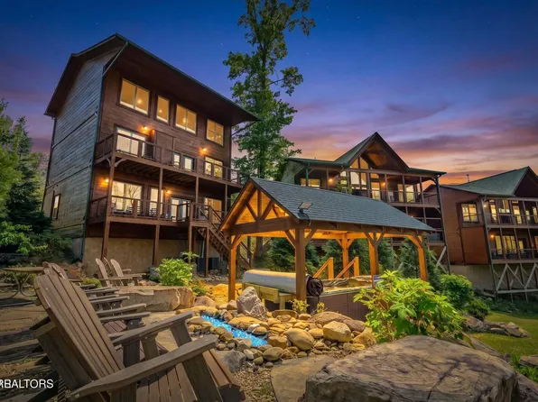 1116 Greenbriar Village Ln, Gatlinburg, TN 37738