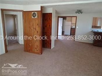 4th image of 4110 S 139th St