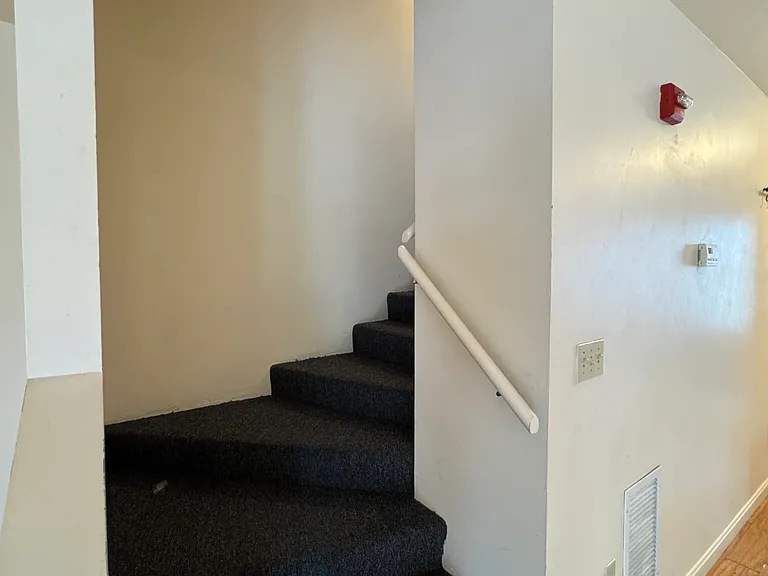 34 Raymond St #2 — Photo 17