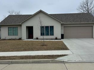 105 N Luna Ln, Columbia, MO 65201