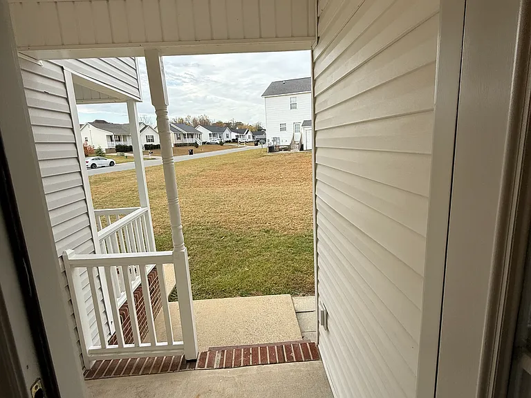 103 Wimbledon Ct — Photo 31