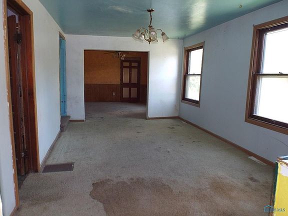 4th image of 1422 Mott Ave