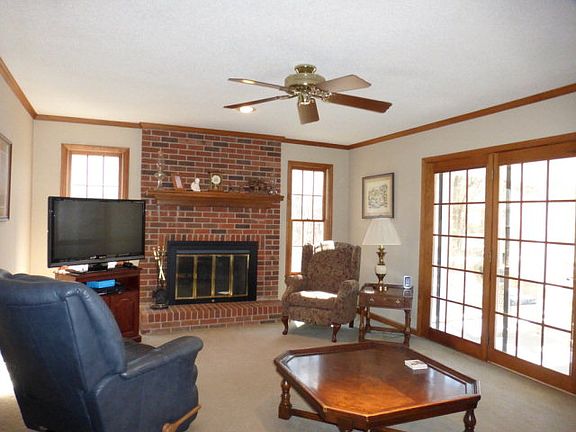 2nd image of 201 Plantation Dr