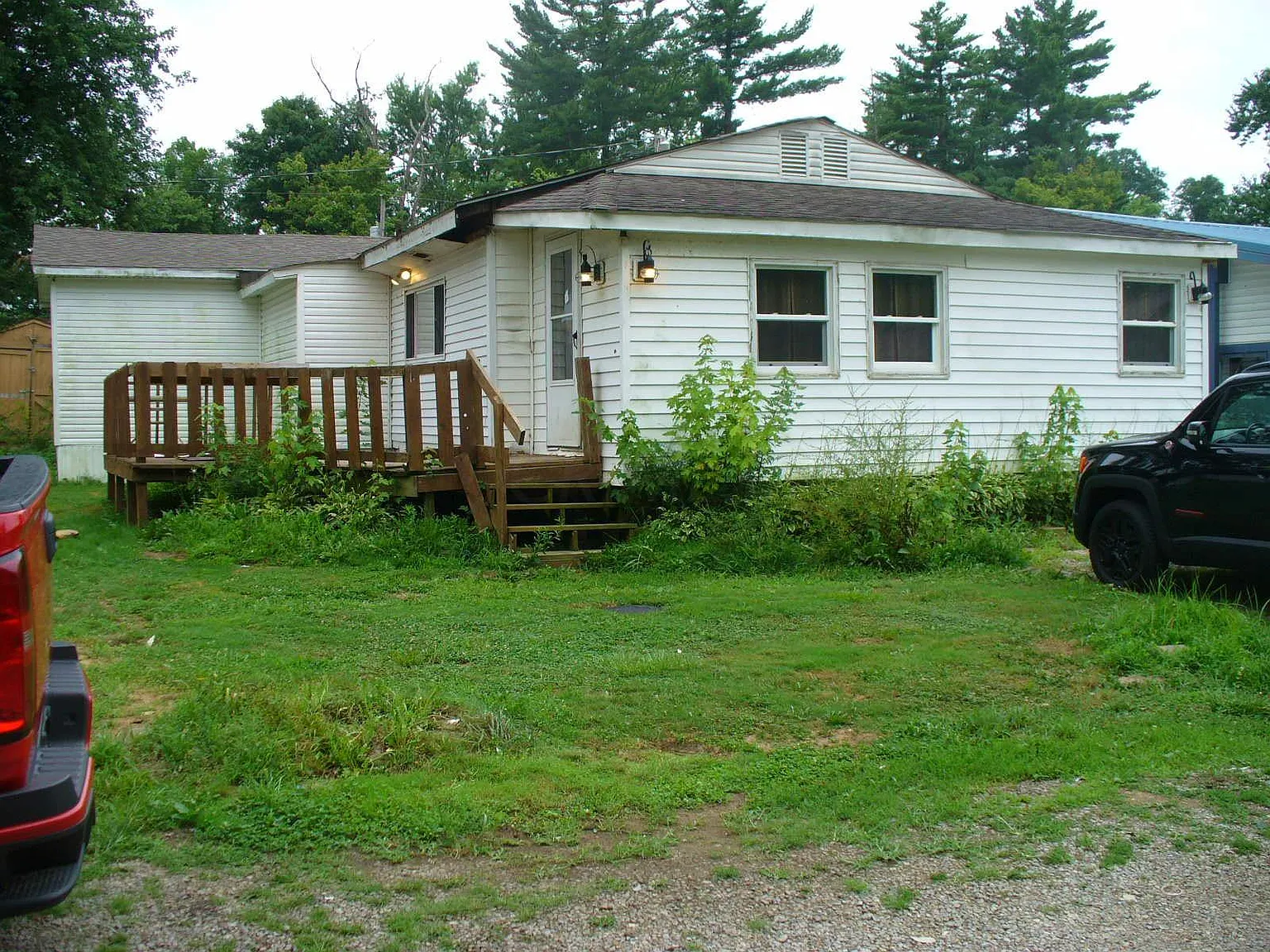 5523 Circle North Rd NE photo 1