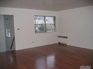 4th image of 20 Elderberry Ln