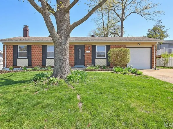 236 Tapestry Dr, Saint Louis, MO 63129