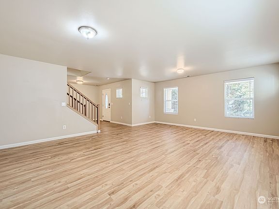 4th image of 17724 93rd Avenue E