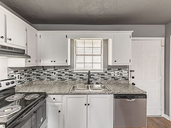 5th image of 209 Bluebird Ln SW Unit 4
