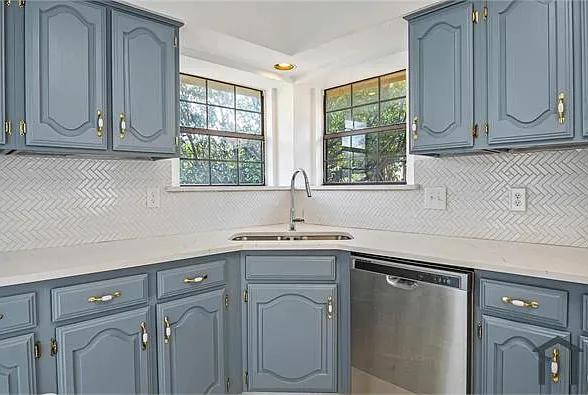 1629 Glencairn Ln — Photo 17
