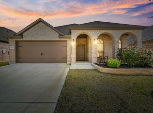 10704 Klondike Ln, Aubrey, TX 76227