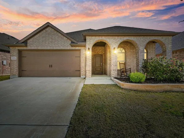 10704 Klondike Ln, Aubrey, TX 76227