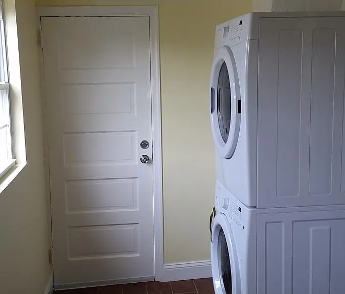 1231 Penn St NE #1 — Photo 3