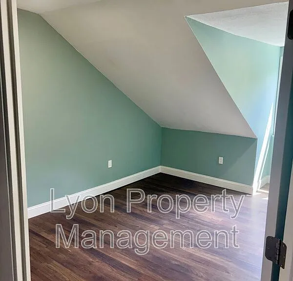 1 Grant Ave #2R — Photo 16