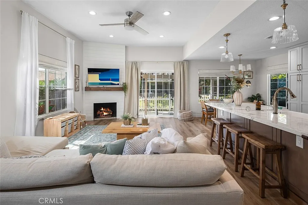 4 bed, 1570 sqft, $5,250 — Photo 1