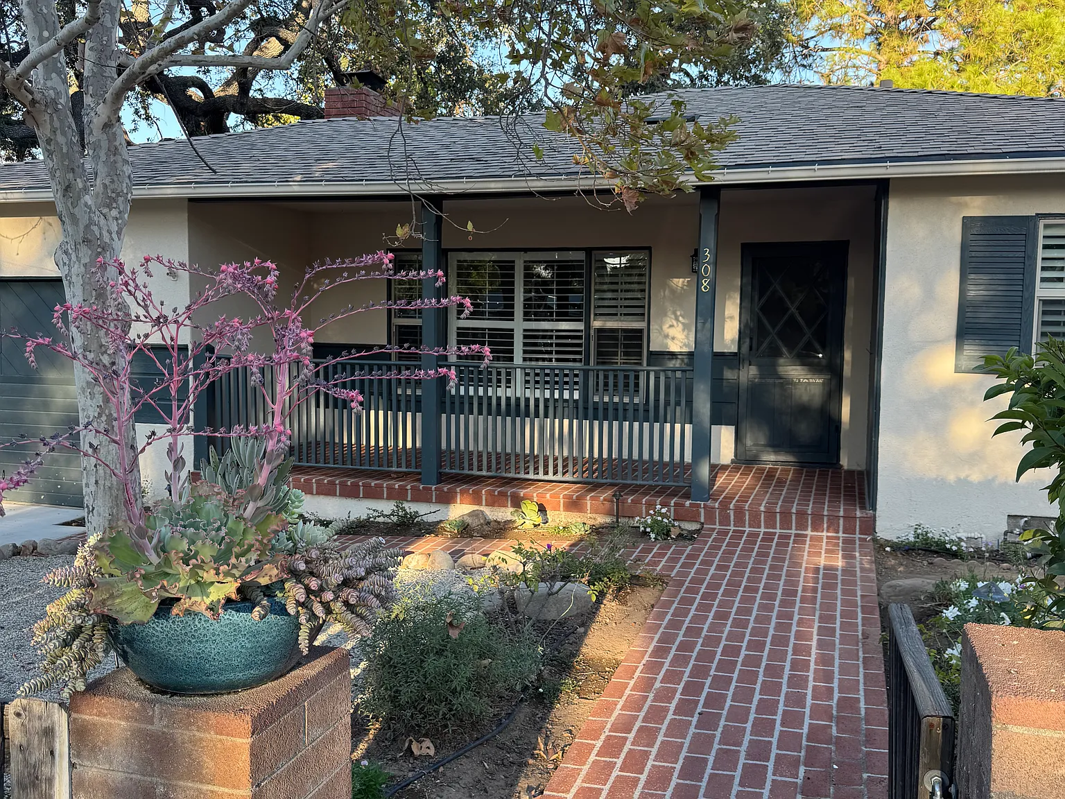 2 bed, 1006 sqft, $4,200 — Photo 1