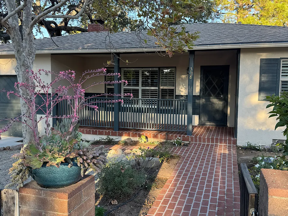308 S Ventura St