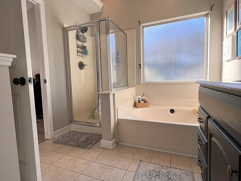 109 Barrie Ct — Photo 18