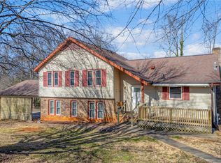 313 W Sunsetstrip Dr, Seneca, SC 29672