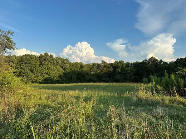 1090 Old Sunbright Rd, Jamestown, TN 38556