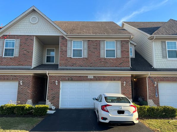 10S449 Carrington Cir
