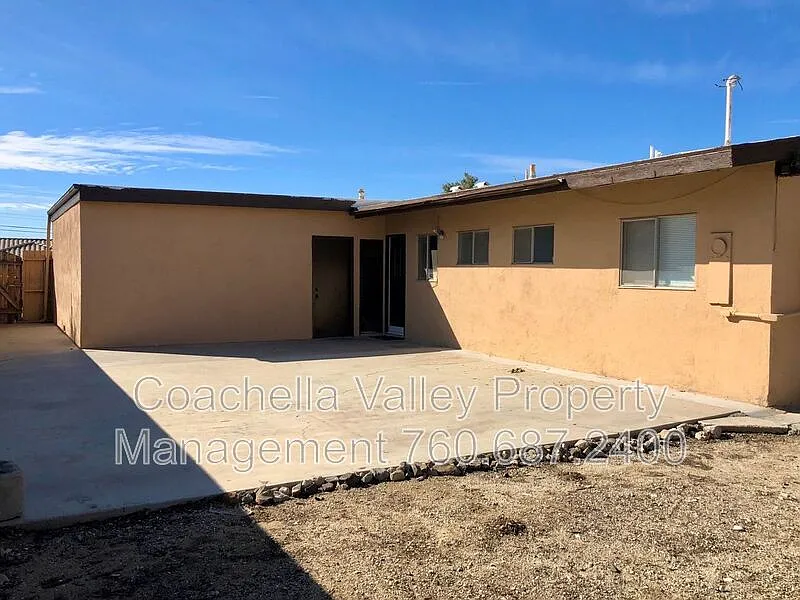 3 bed, 2.0 bath, 1107 sqft, $2,495 — Photo 4