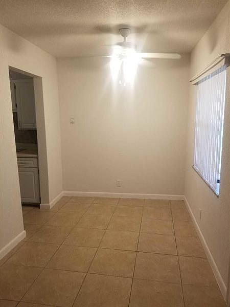 1st image of 827 NW 1st Ave APT 3