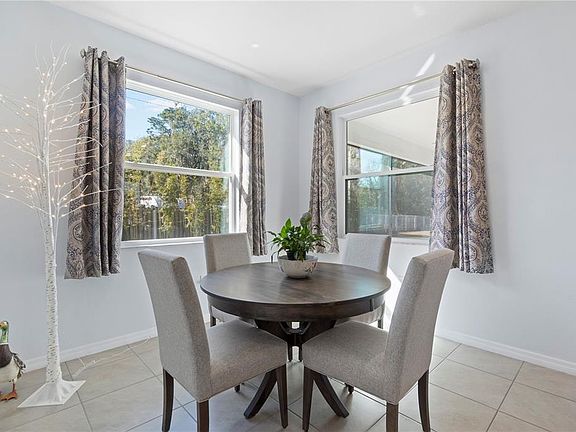 4th image of 1340 SE 63rd Court Rd