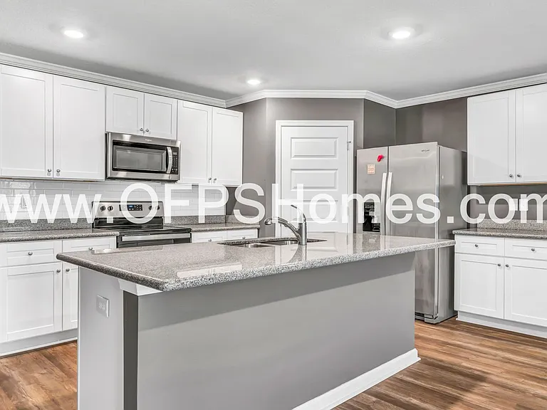 413 Scarborough St — Photo 12