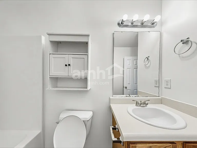 3660 Watkins Ridge Ct — Photo 16