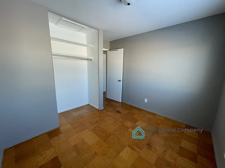 209 Titan St — Photo 9