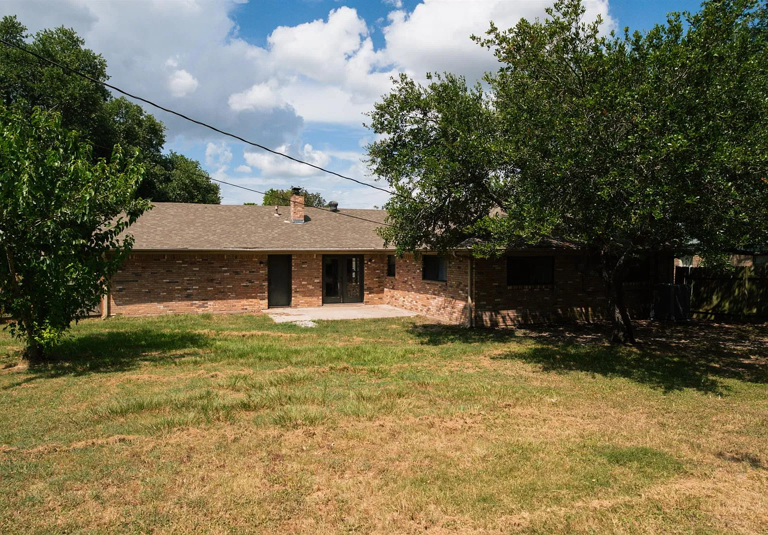 1302 Glade — Photo 2
