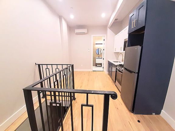 3rd image of 997 Clarkson Ave #1F