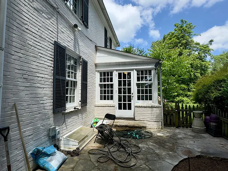 115 E Northern Pkwy — Photo 48