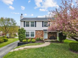 608 Meade Dr, Coraopolis, PA 15108