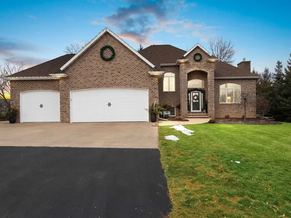 188 Brookwood Dr, Hortonville, WI 54944