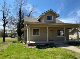 339 E Clark Ave, Augusta, KS 67010