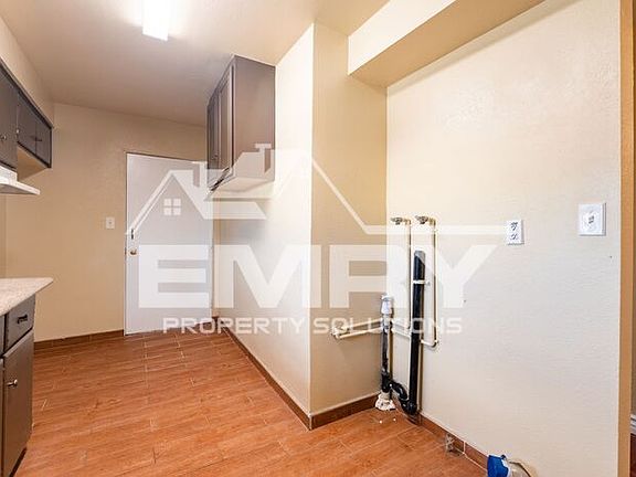 5th image of 454 N Ford Blvd #2
