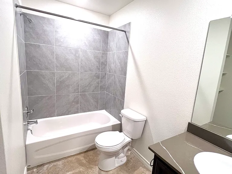 2313 Zanoletti Dr #B — Photo 8