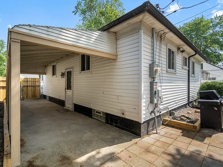 2128 Garfield St — Photo 53