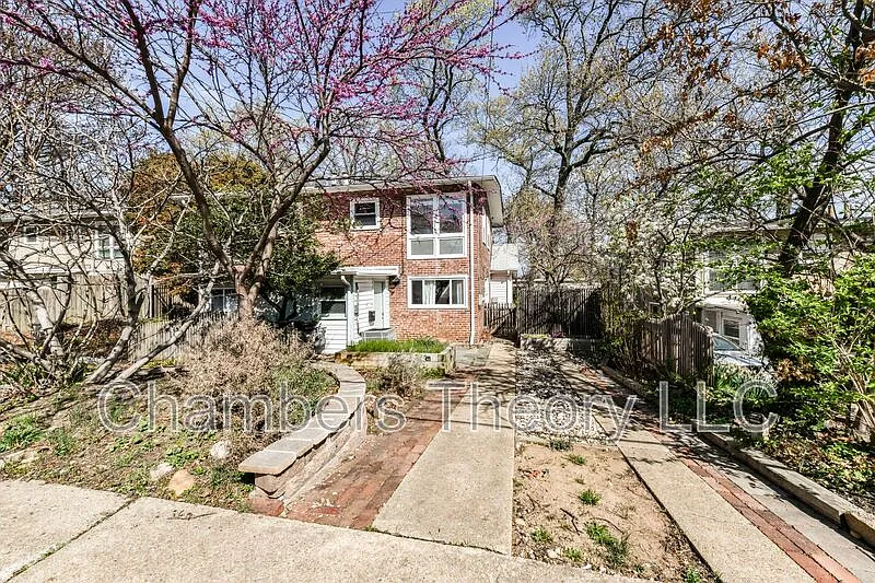 Building Photo - 5225 10th Pl S