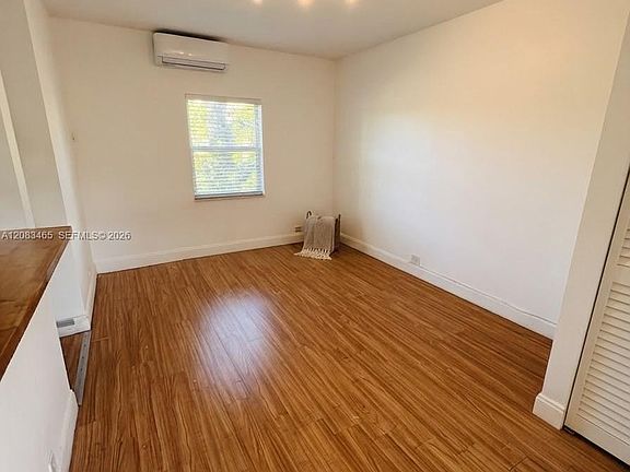 4th image of 648 NE 80th St APT 10