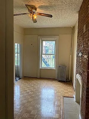 4th image of 553 Putnam Ave #3