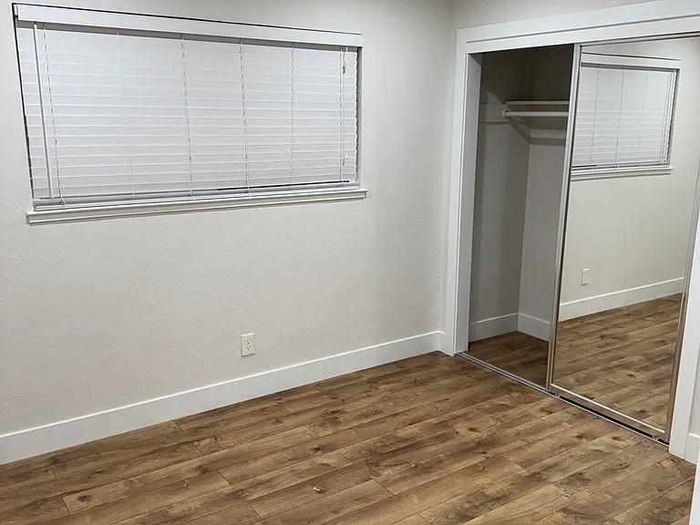 7962-7960 Samantha Way — Photo 7