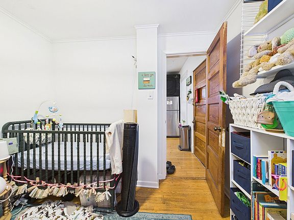 5th image of 4318 N Albany Ave #1