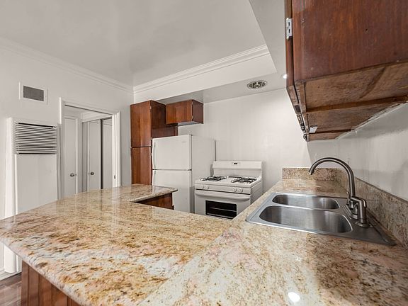 4th image of 1266 N Serrano Ave APT 4