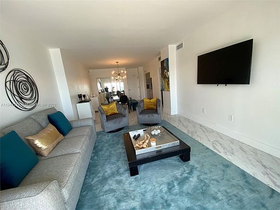 5th image of 300 Bayview Dr APT 1612