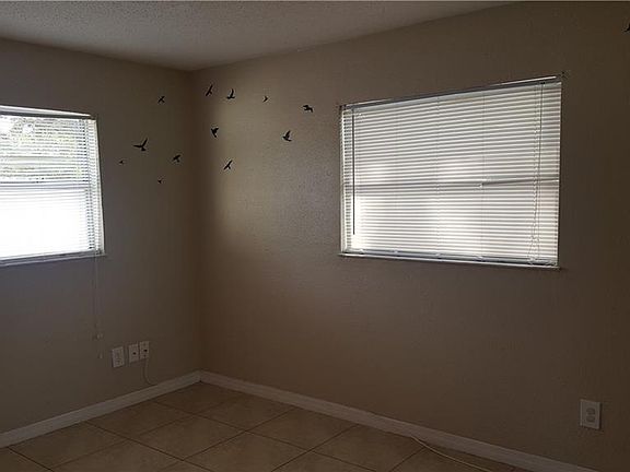 2nd image of 1112 Hawkes Ave