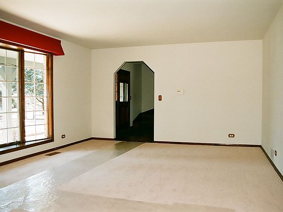 5th image of 27W730 Shady Way Dr