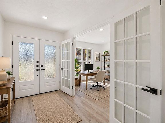 4th image of 15402 Ripplestream St